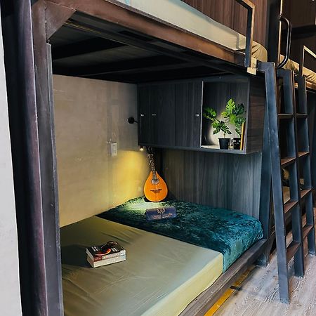 T Zone Hostel - Quiet Place, Near China Town,Ho Thi Ky Street Food,Cafe,Beer Ho Chi Minh-staden Exteriör bild